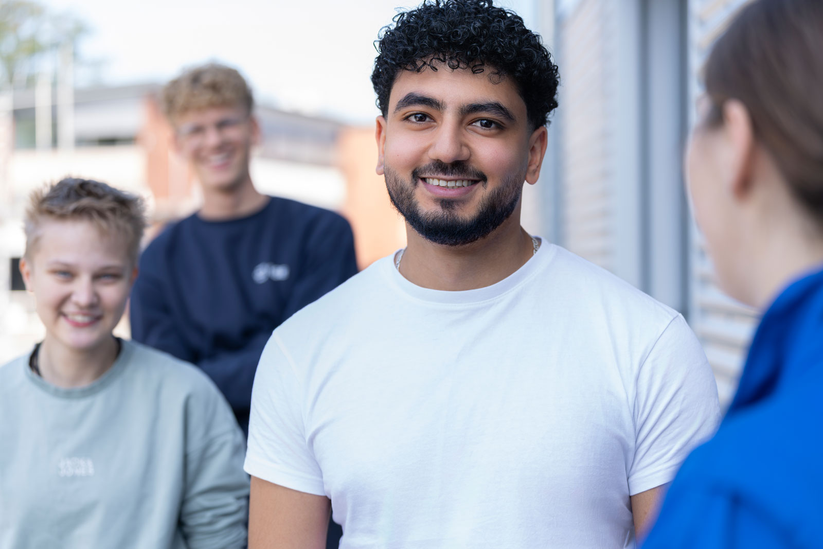 Unser Azubi Taoufik mit weiteren Azubis